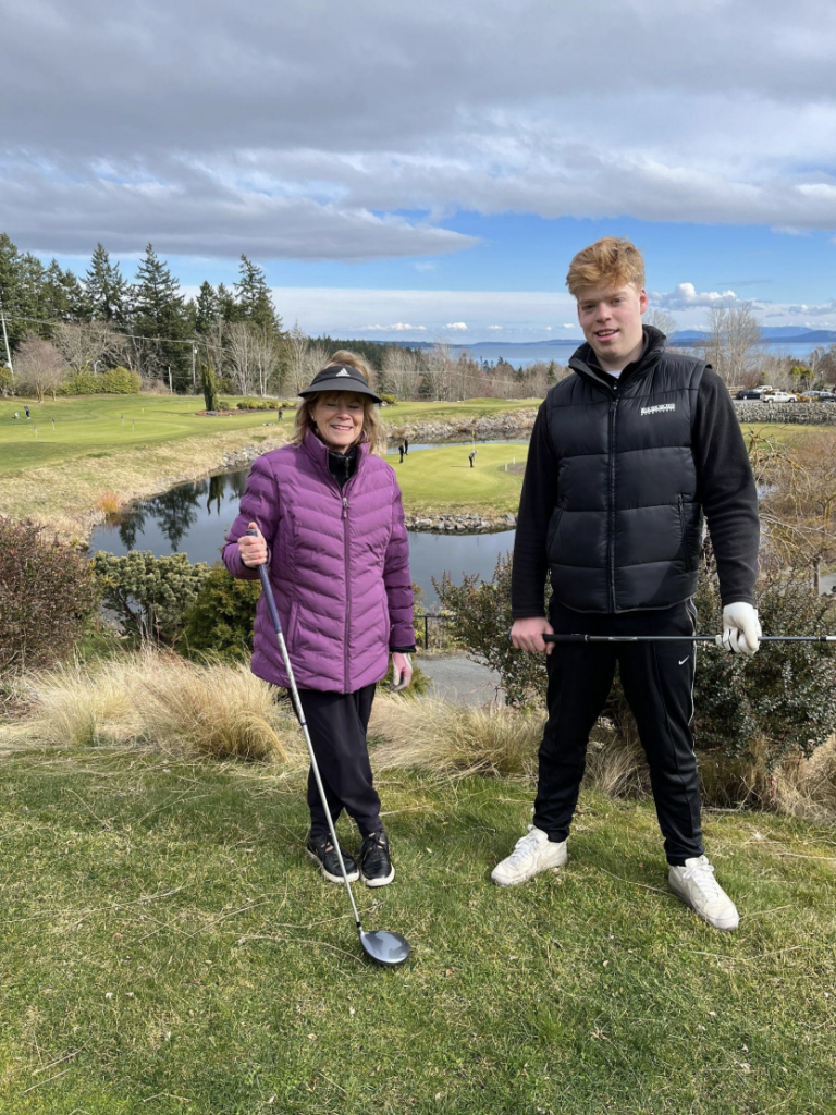 Max Isemann Golf mit Gastmutter